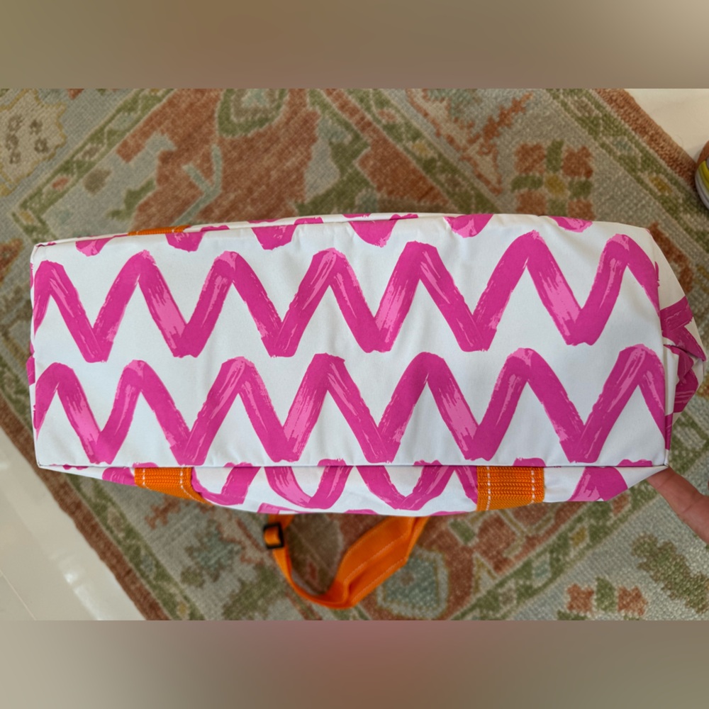 Scout insulated cooler tote bag. Two main zippered compartments. - Picture 7 of 7